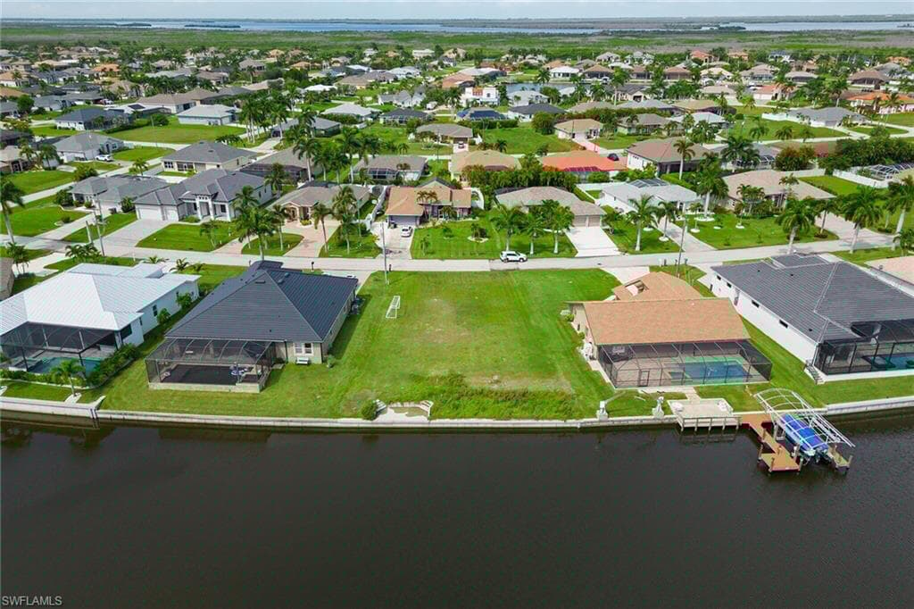 3051 27th Pl, Cape Coral, FL 33914-7