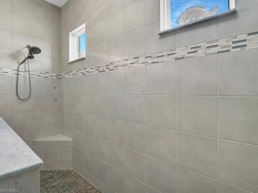 14748 Windward Ln, Naples, FL 34114-18