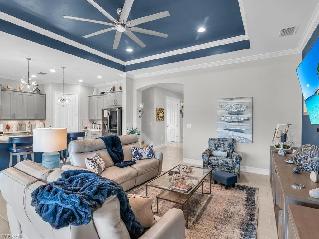 14748 Windward Ln, Naples, FL 34114-19