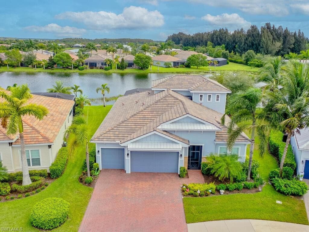 14748 Windward Ln, Naples, FL 34114-3