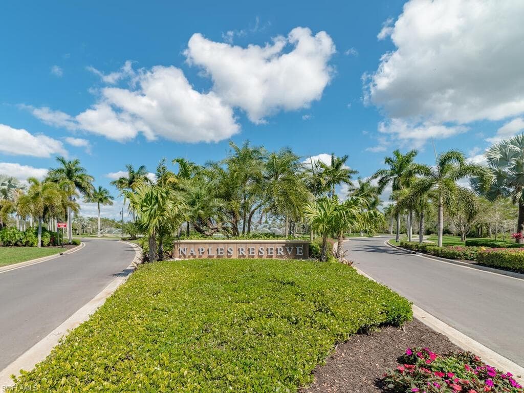 14748 Windward Ln, Naples, FL 34114-48