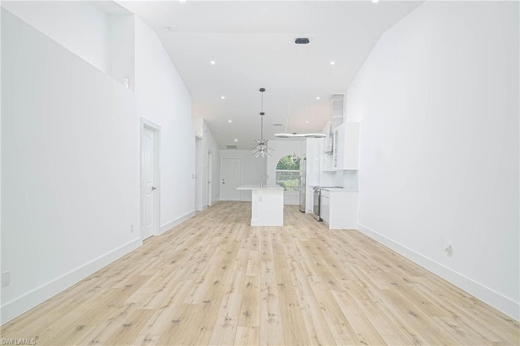 2154 Stacil Cir 14, Naples, FL 34109-16