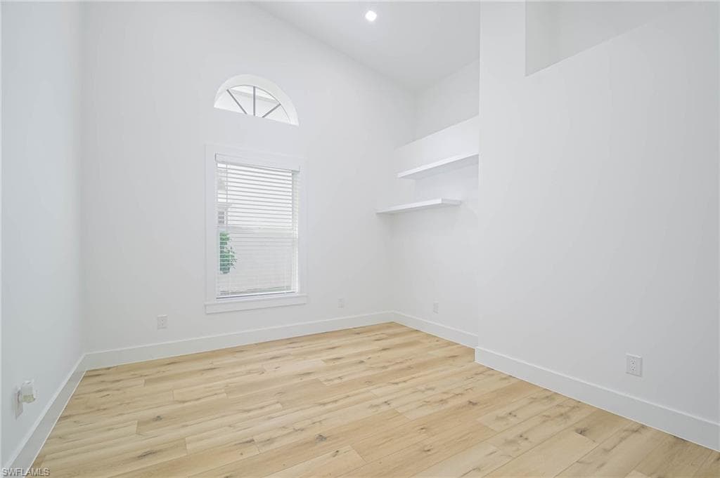 2154 Stacil Cir 14, Naples, FL 34109-24