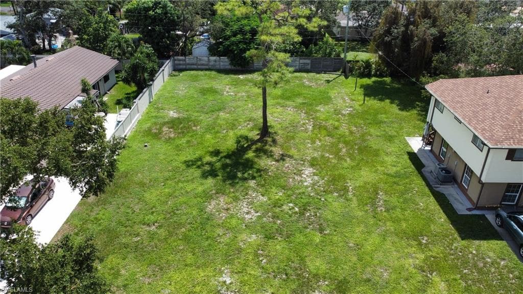 9090 Carolina St, Bonita Springs, FL 34135-4
