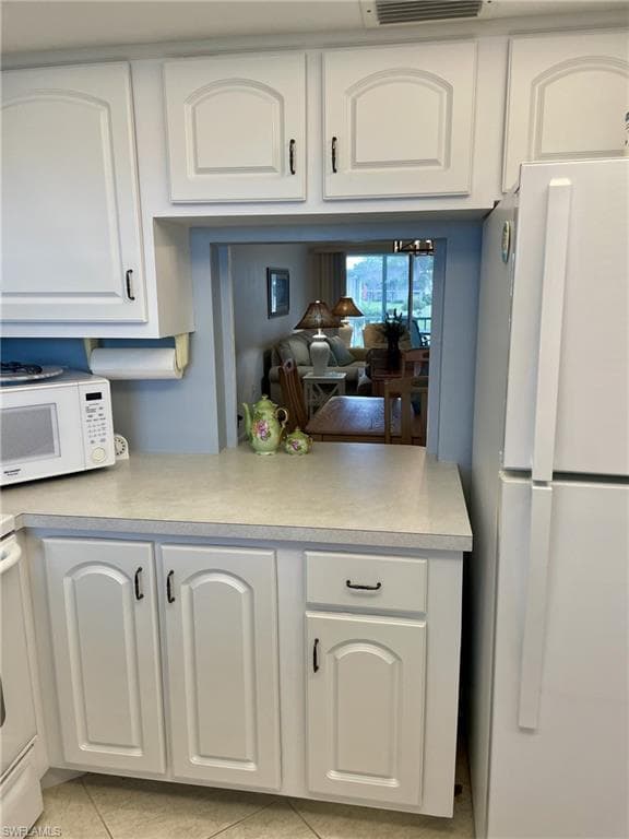 325 Charlemagne Blvd B208, Naples, FL 34112-14