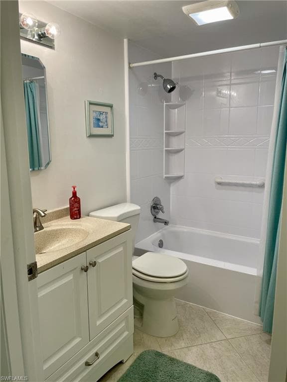 325 Charlemagne Blvd B208, Naples, FL 34112-18
