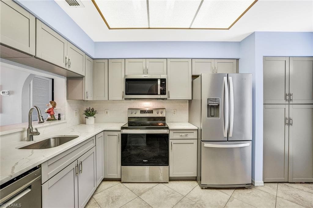 505 Mardel Dr 104, Naples, FL 34104-2