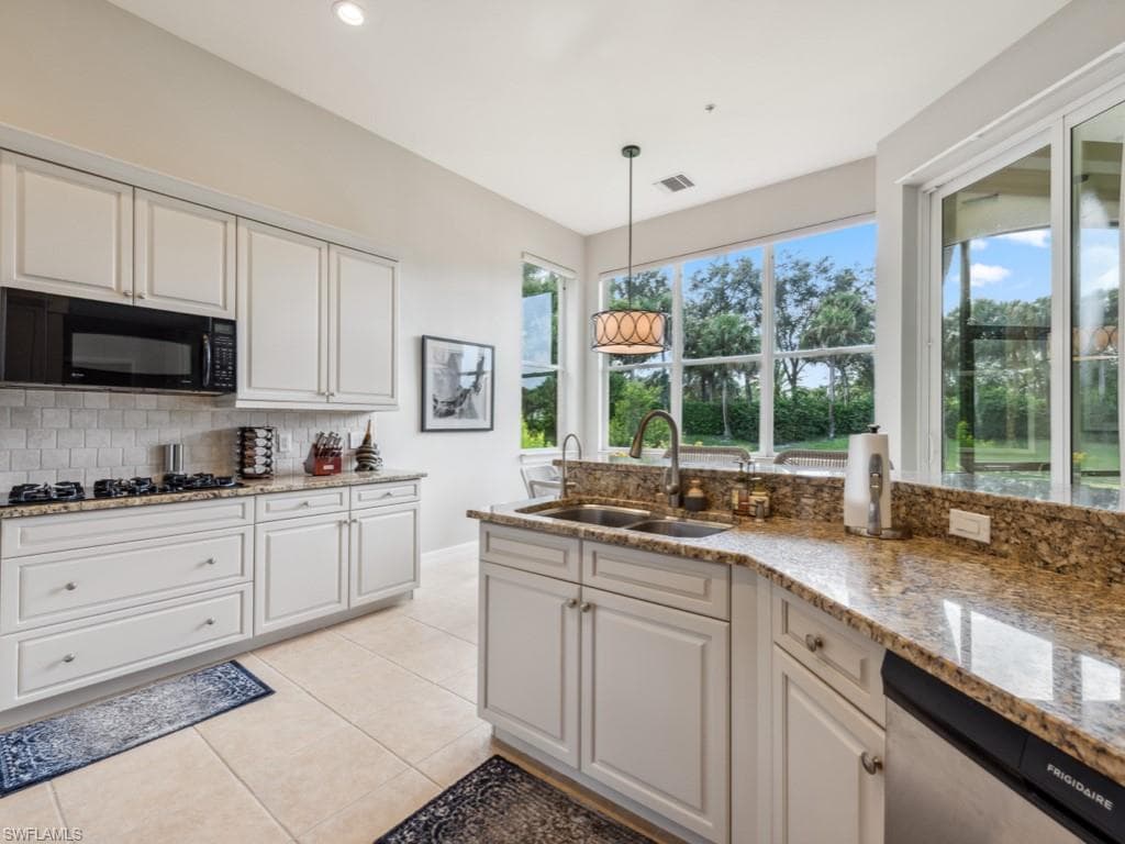 17066 Porta Vecchio Way 101, Naples, FL 34110-8