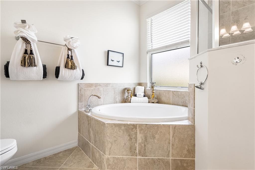 1980 Wellington St, Naples, FL 34120-10