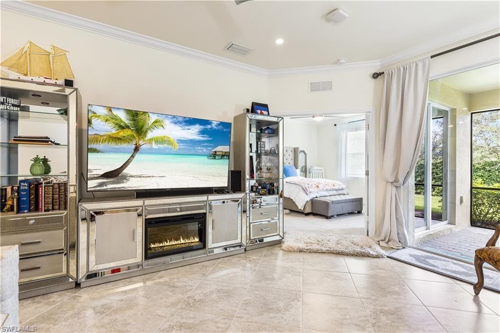 1980 Wellington St, Naples, FL 34120-16