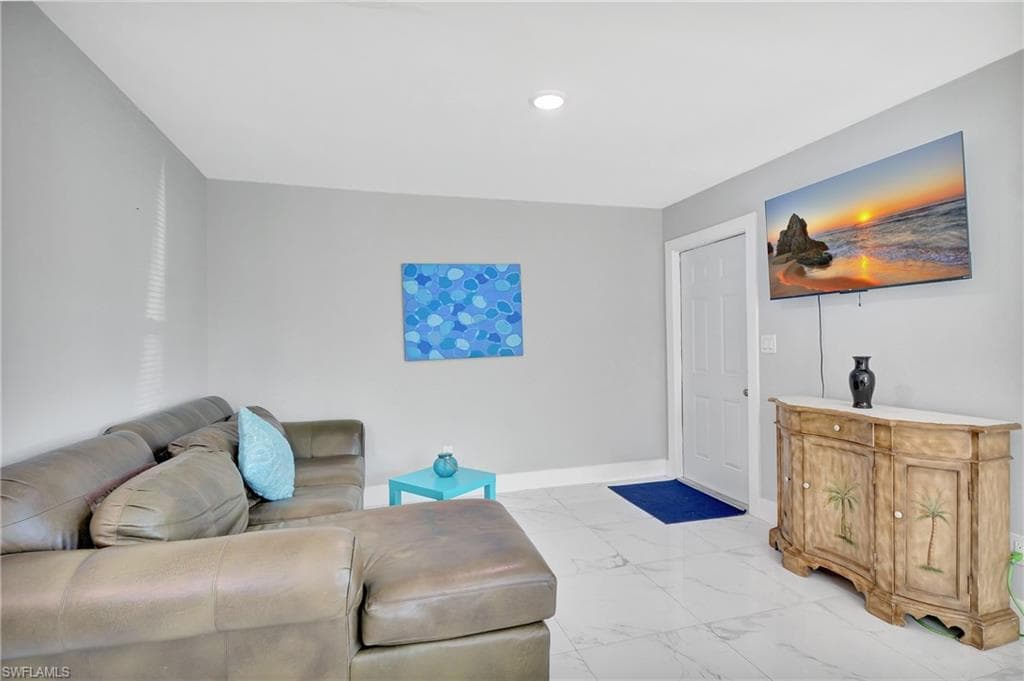 37 Hamlin Ct, Lehigh Acres, FL 33936-14