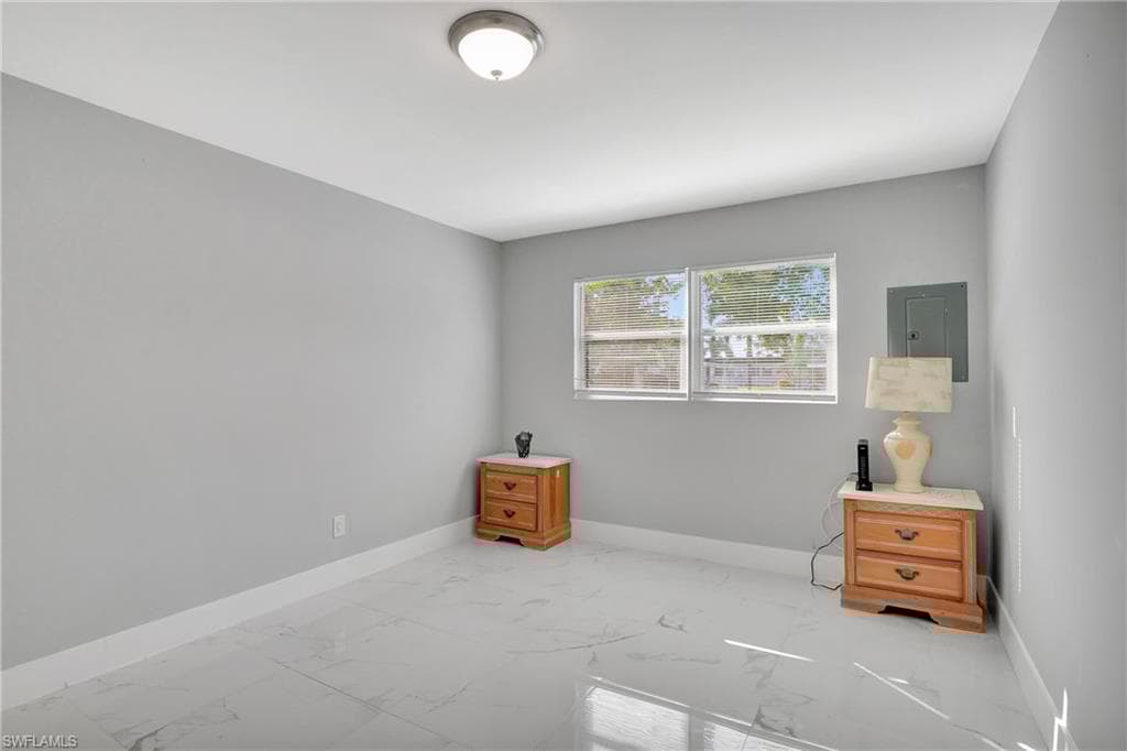 37 Hamlin Ct, Lehigh Acres, FL 33936-16