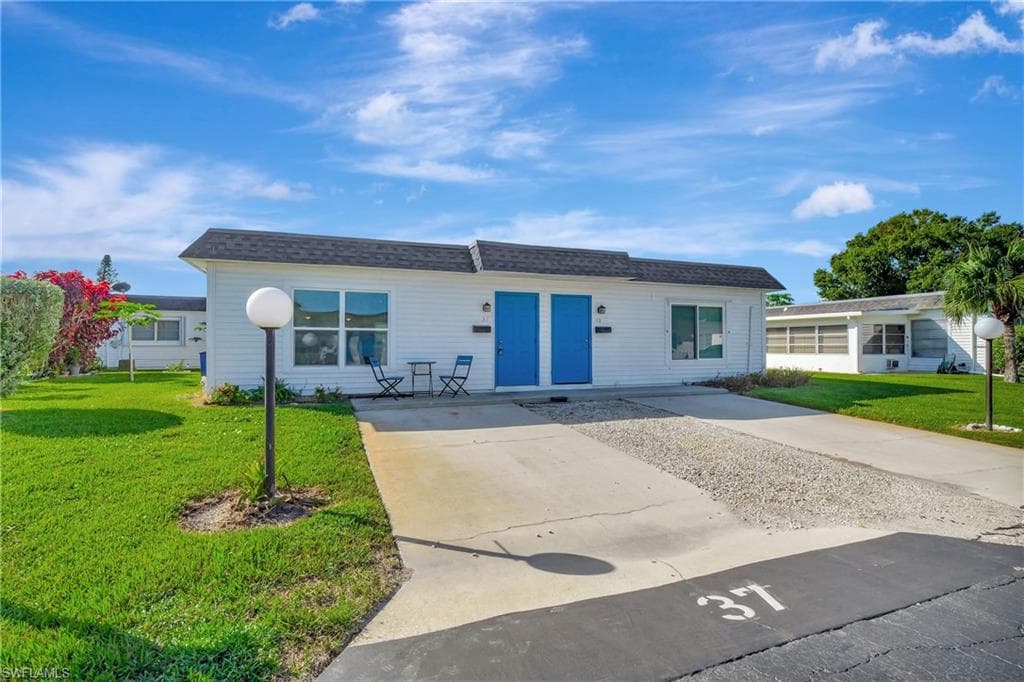 37 Hamlin Ct, Lehigh Acres, FL 33936-1