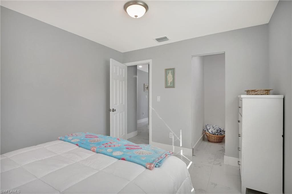 37 Hamlin Ct, Lehigh Acres, FL 33936-21