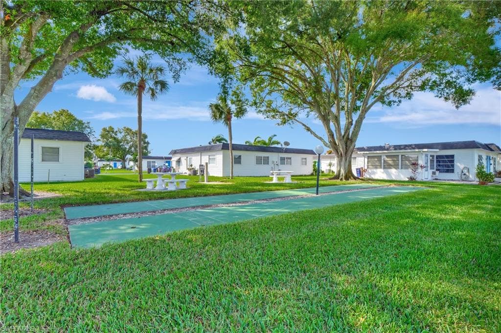 37 Hamlin Ct, Lehigh Acres, FL 33936-30