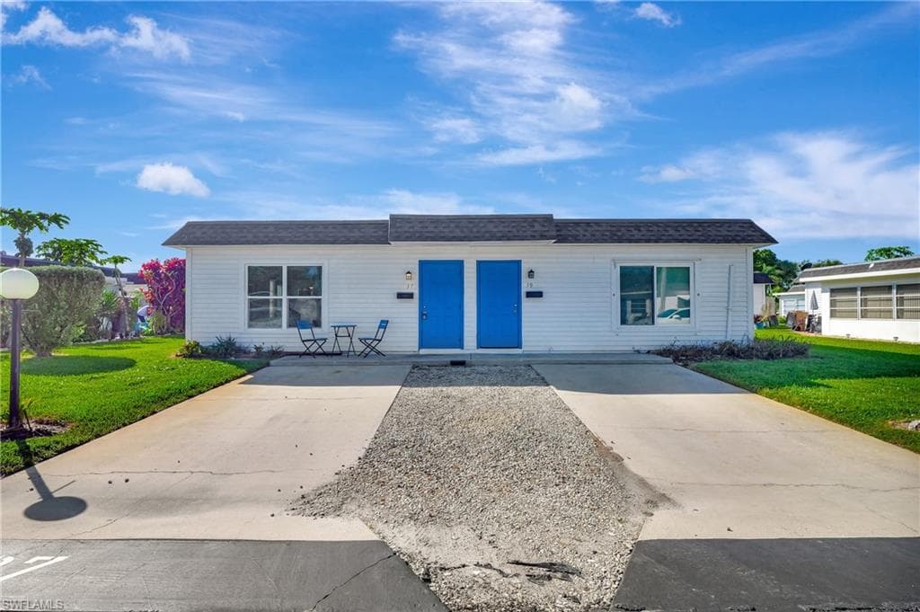 37 Hamlin Ct, Lehigh Acres, FL 33936-3