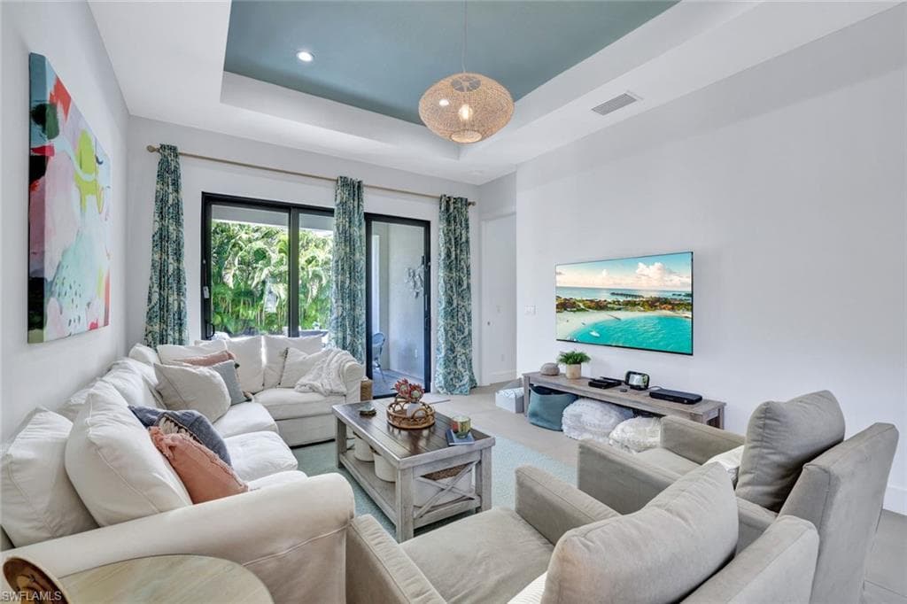 581 102nd Ave N, Naples, FL 34108-10