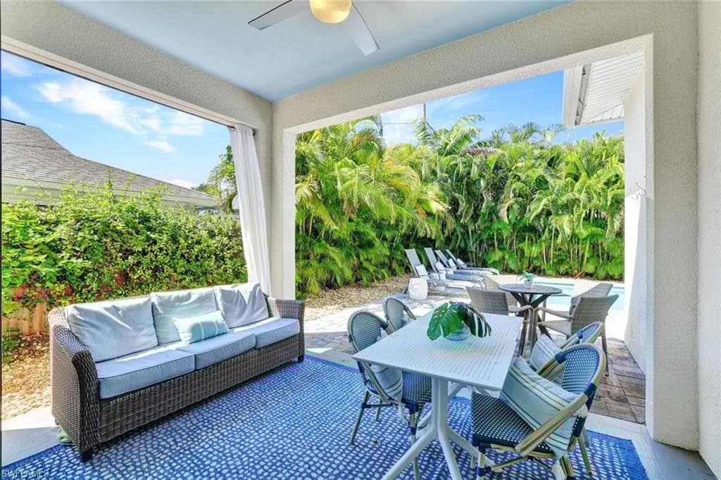 581 102nd Ave N, Naples, FL 34108-27