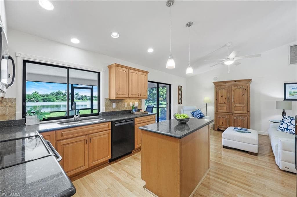 9694 Litchfield Ln, Naples, FL 34109-13