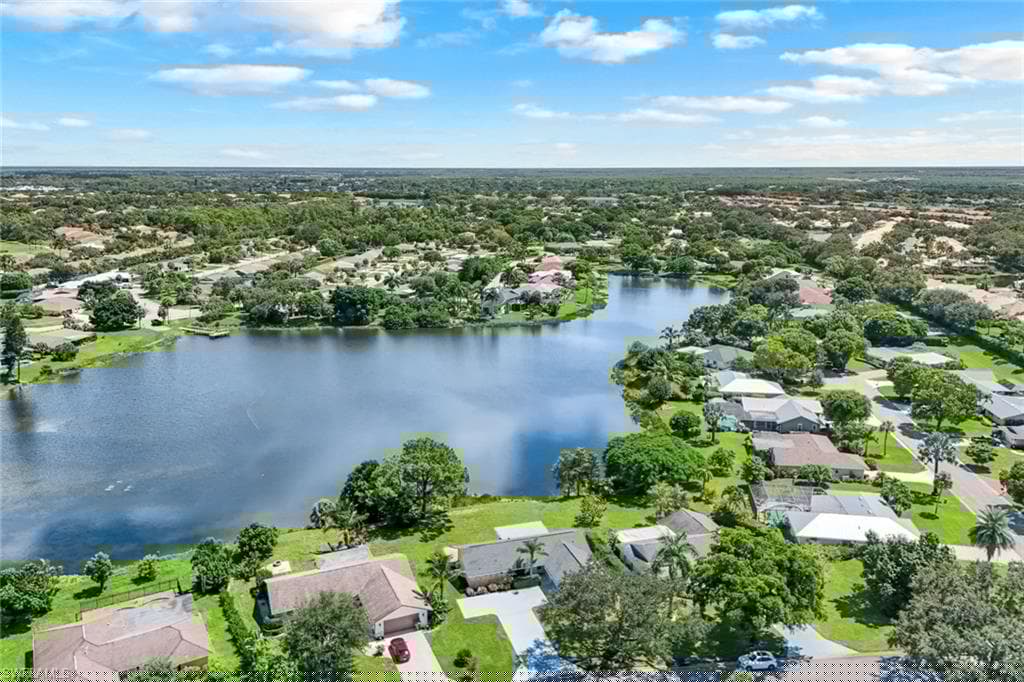 9694 Litchfield Ln, Naples, FL 34109-1