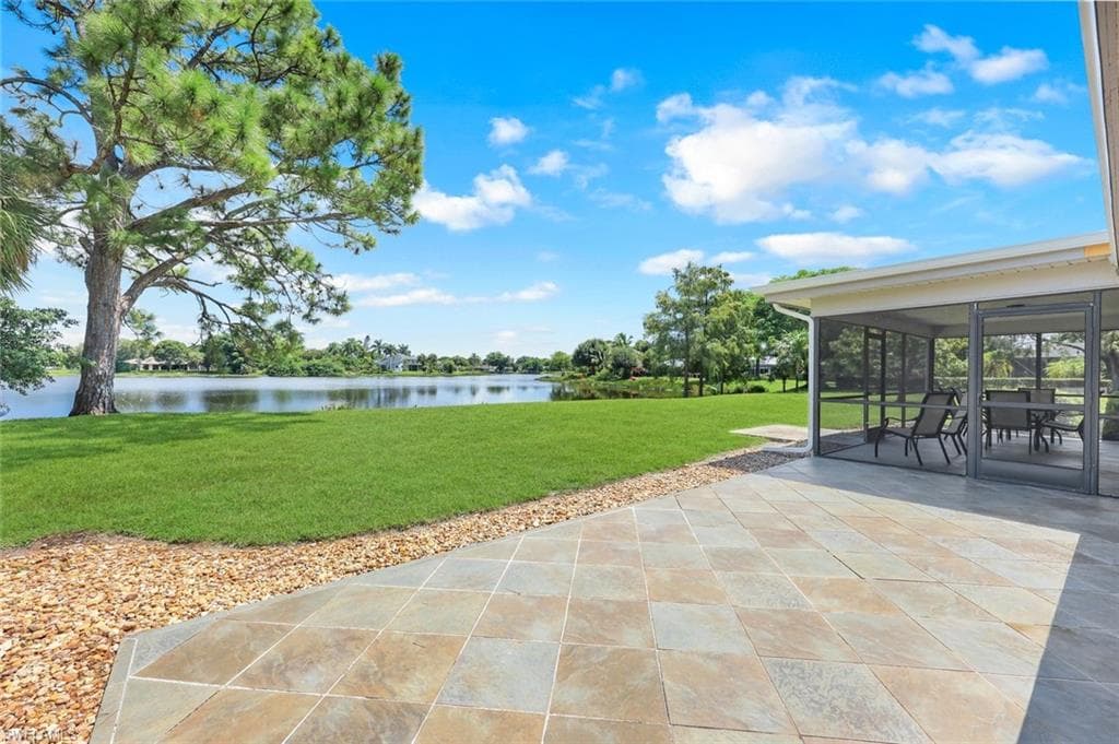 9694 Litchfield Ln, Naples, FL 34109-24