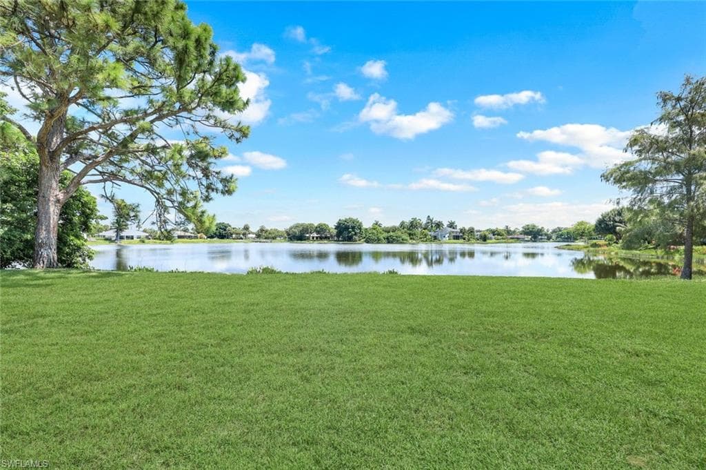 9694 Litchfield Ln, Naples, FL 34109-25
