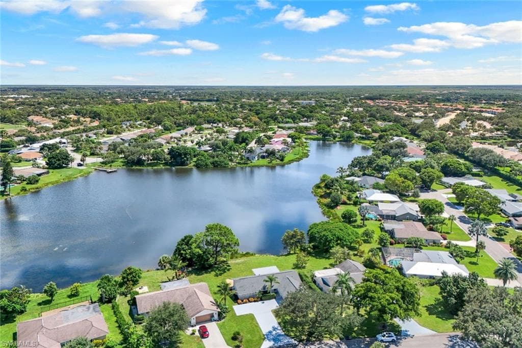 9694 Litchfield Ln, Naples, FL 34109-2