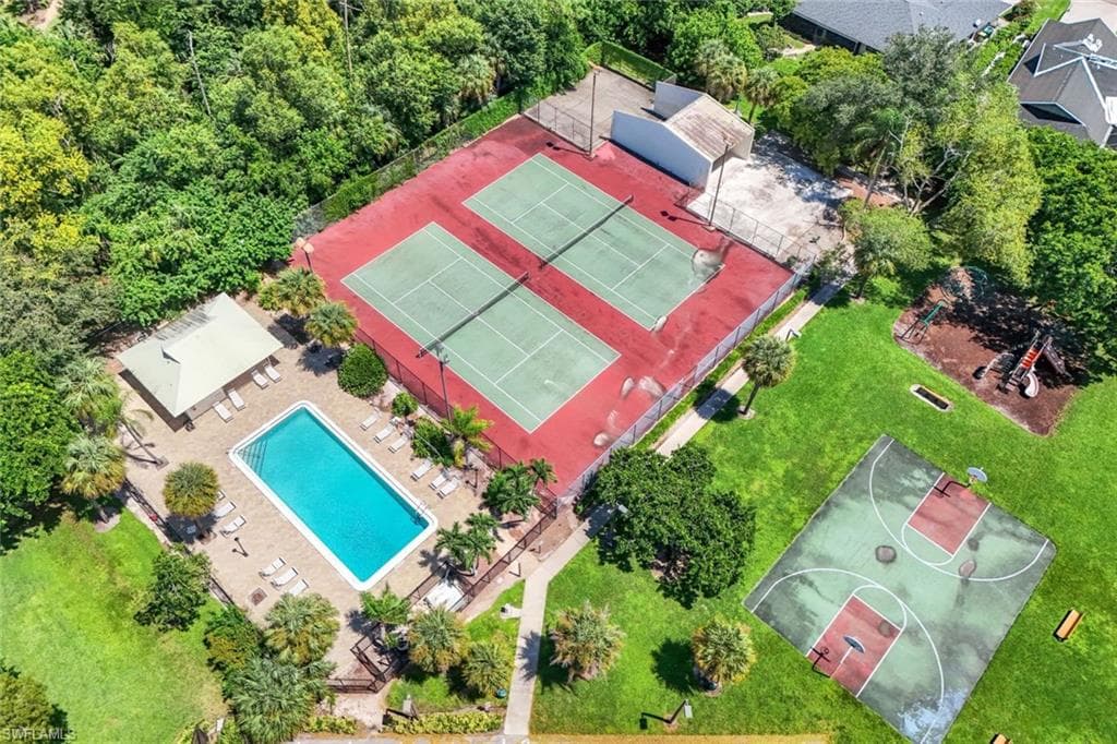 9694 Litchfield Ln, Naples, FL 34109-29