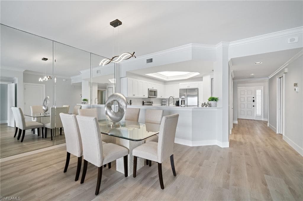 9700 Gulf Shore Dr 202, Naples, FL 34108-14