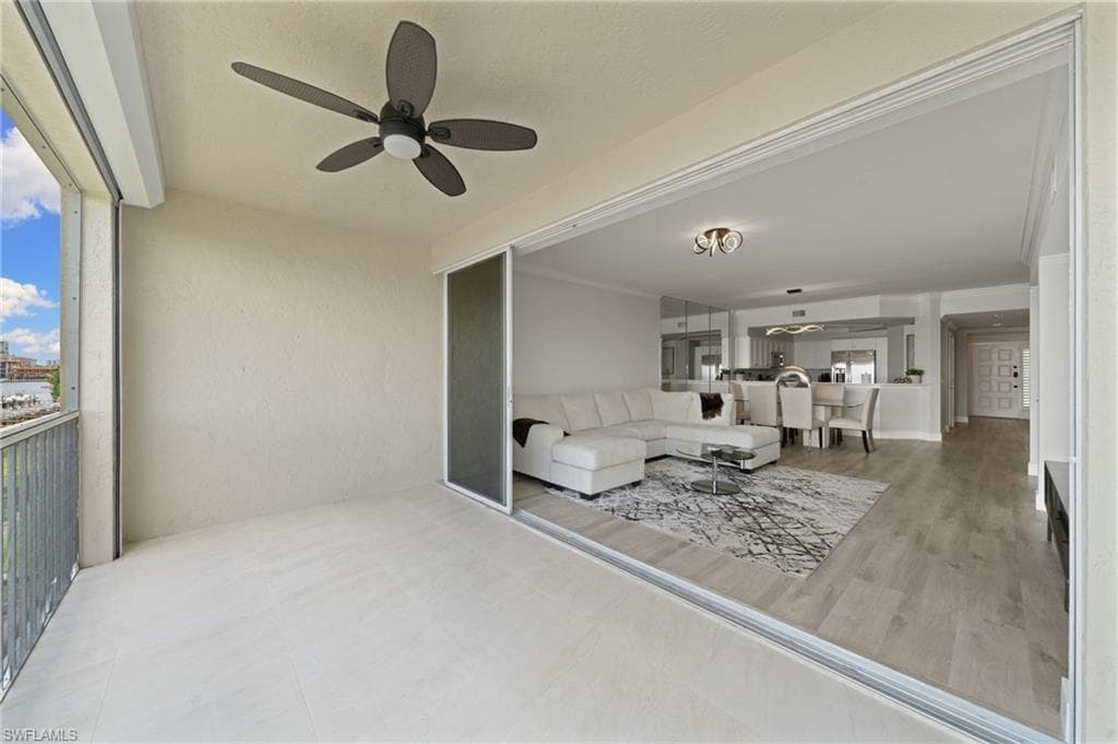 9700 Gulf Shore Dr 202, Naples, FL 34108-18