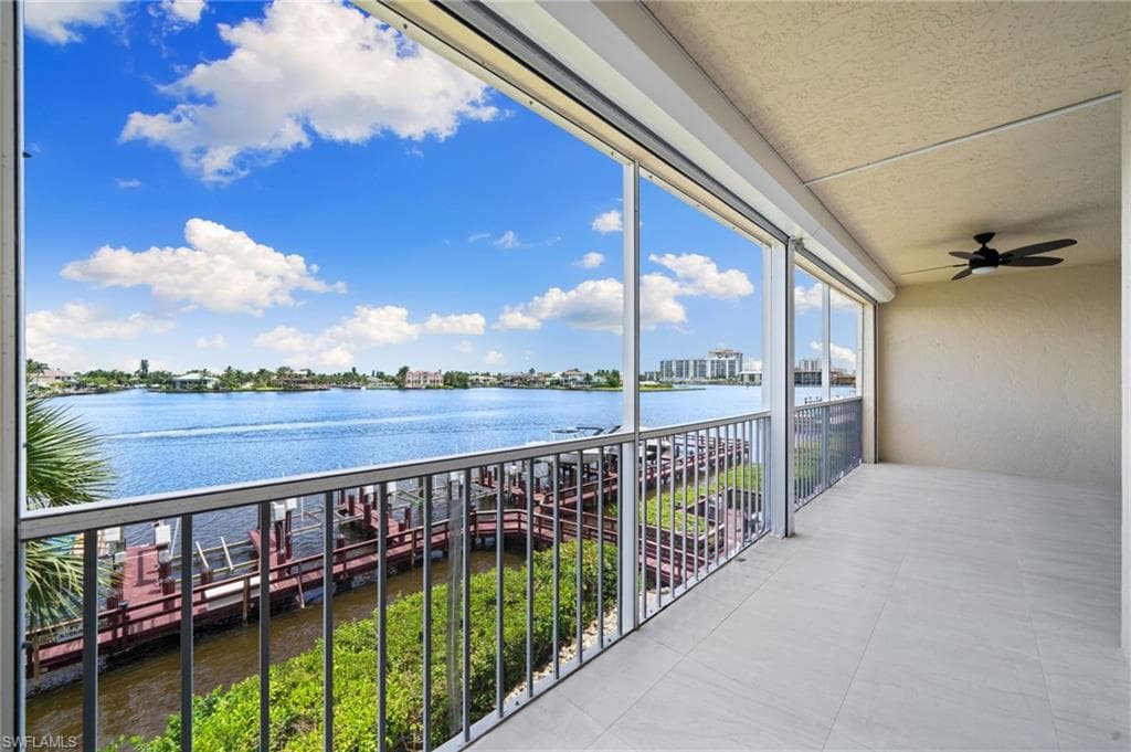 9700 Gulf Shore Dr 202, Naples, FL 34108-20