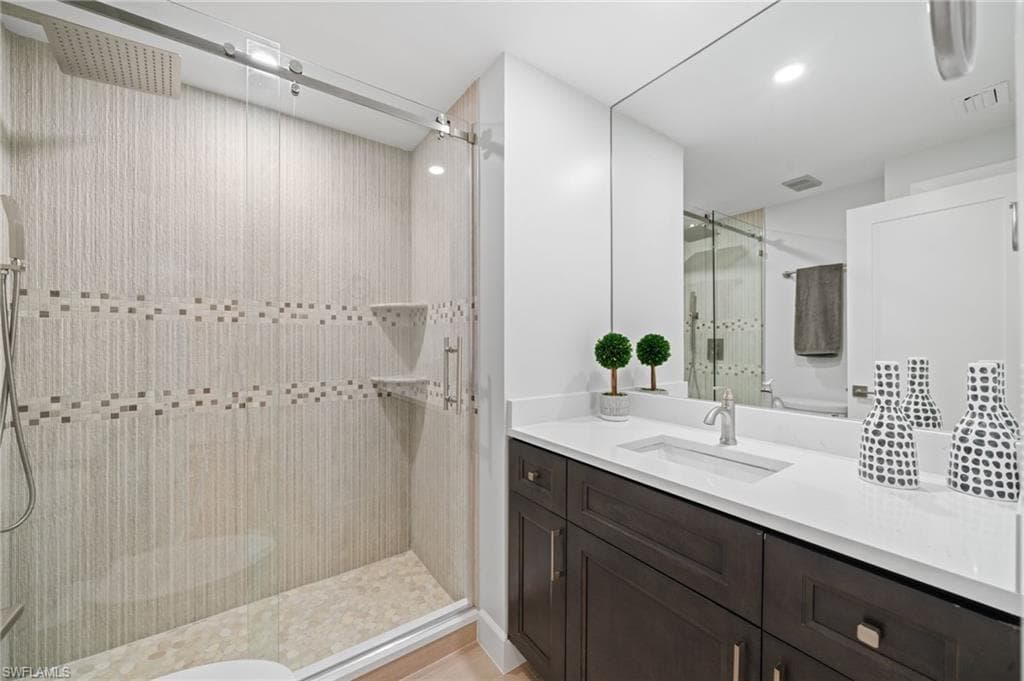 9700 Gulf Shore Dr 202, Naples, FL 34108-22