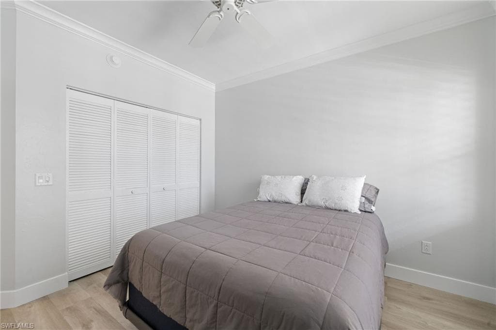 9700 Gulf Shore Dr 202, Naples, FL 34108-25