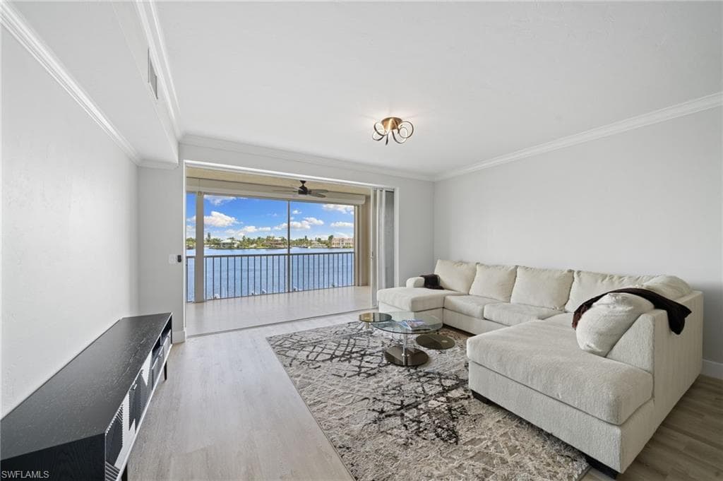 9700 Gulf Shore Dr 202, Naples, FL 34108-1