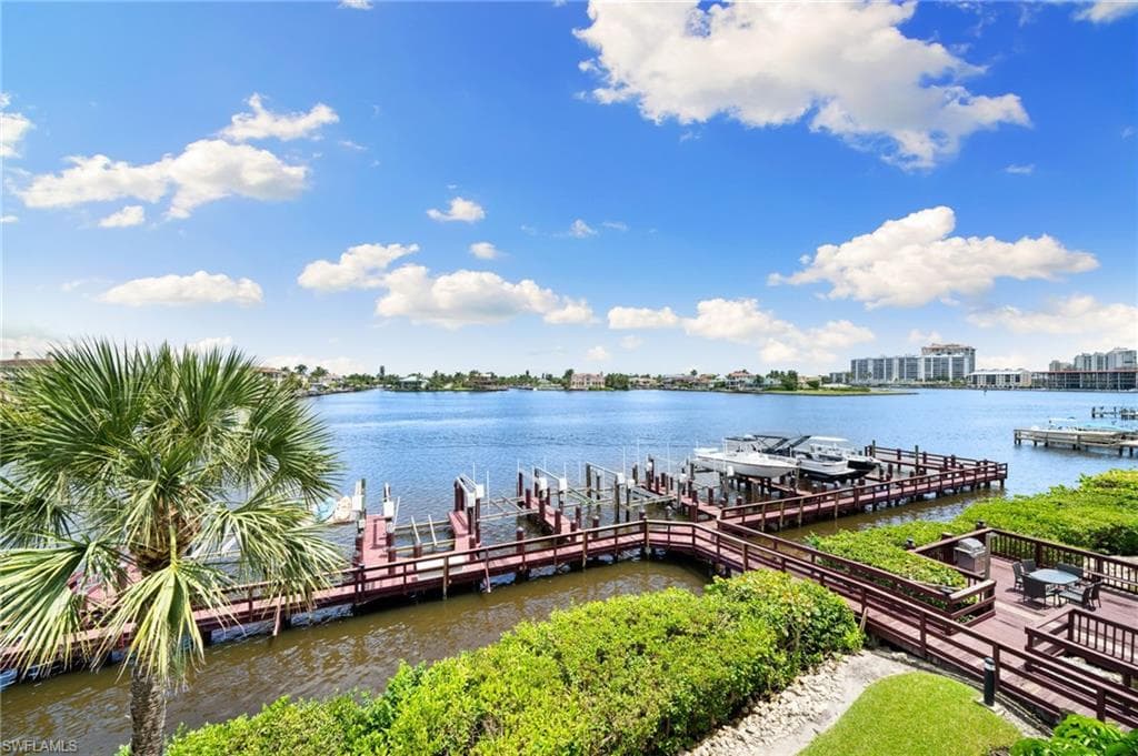 9700 Gulf Shore Dr 202, Naples, FL 34108-28
