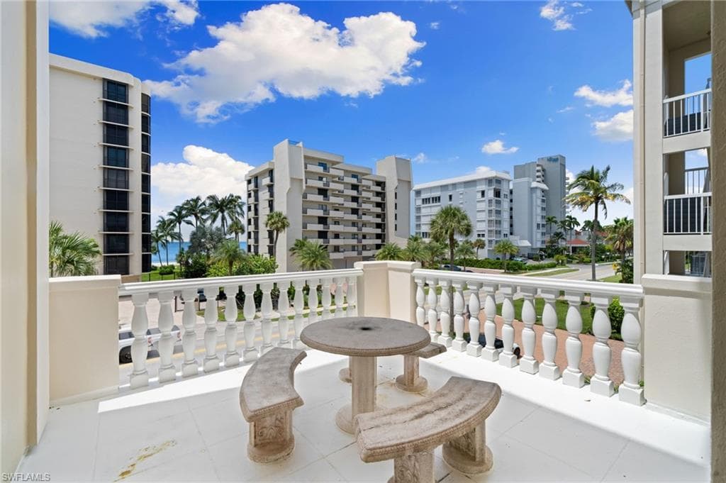 9700 Gulf Shore Dr 202, Naples, FL 34108-30