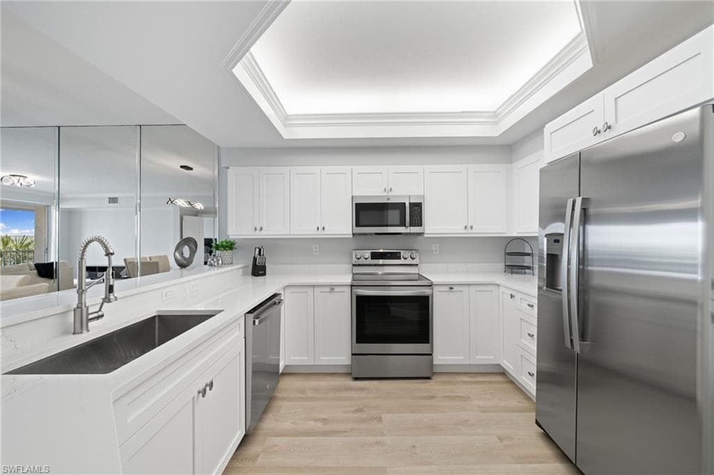 9700 Gulf Shore Dr 202, Naples, FL 34108-3