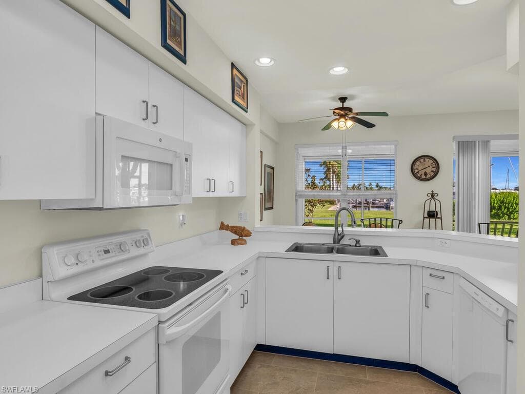 317 Sunrise Cay 1-103, Naples, FL 34114-10
