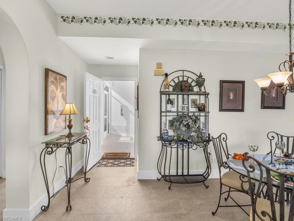 317 Sunrise Cay 1-103, Naples, FL 34114-6