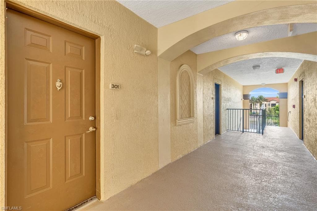 12990 Positano Cir 301, Naples, FL 34105-3