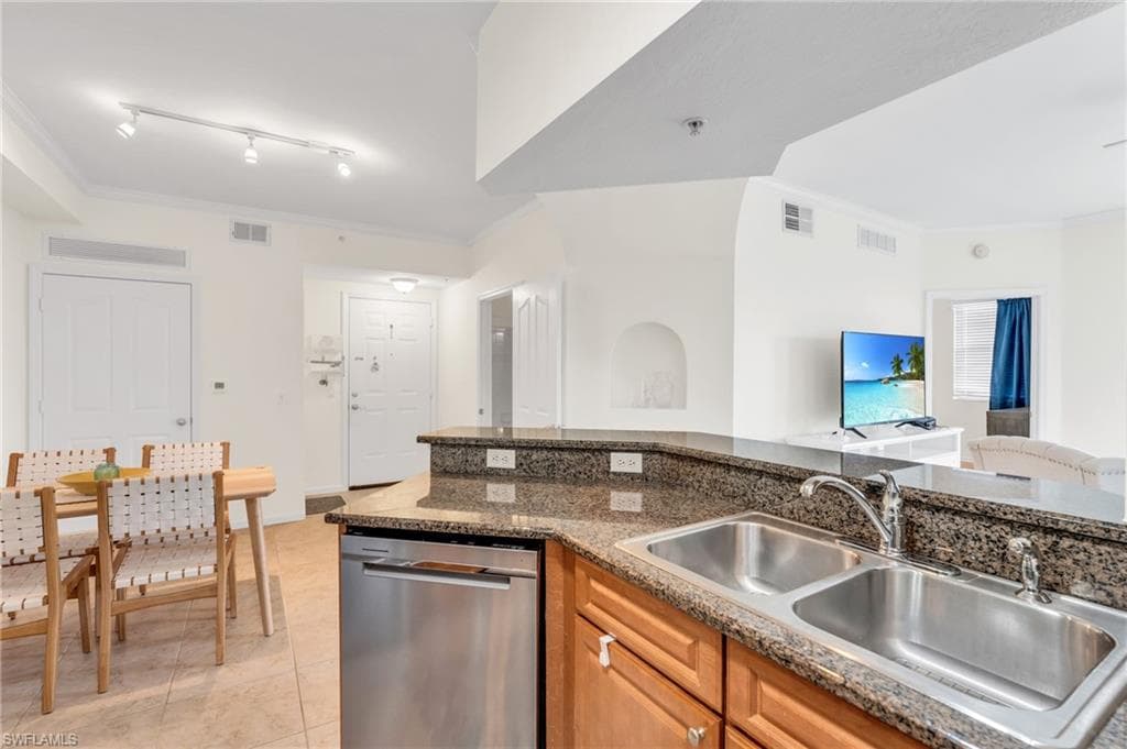12990 Positano Cir 301, Naples, FL 34105-7