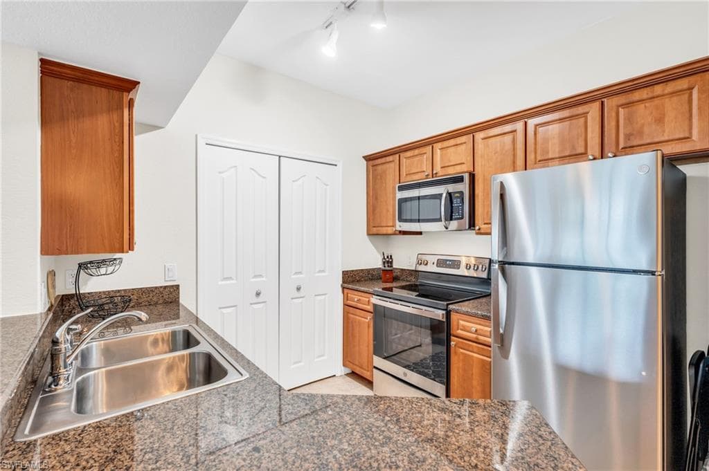 12990 Positano Cir 301, Naples, FL 34105-8
