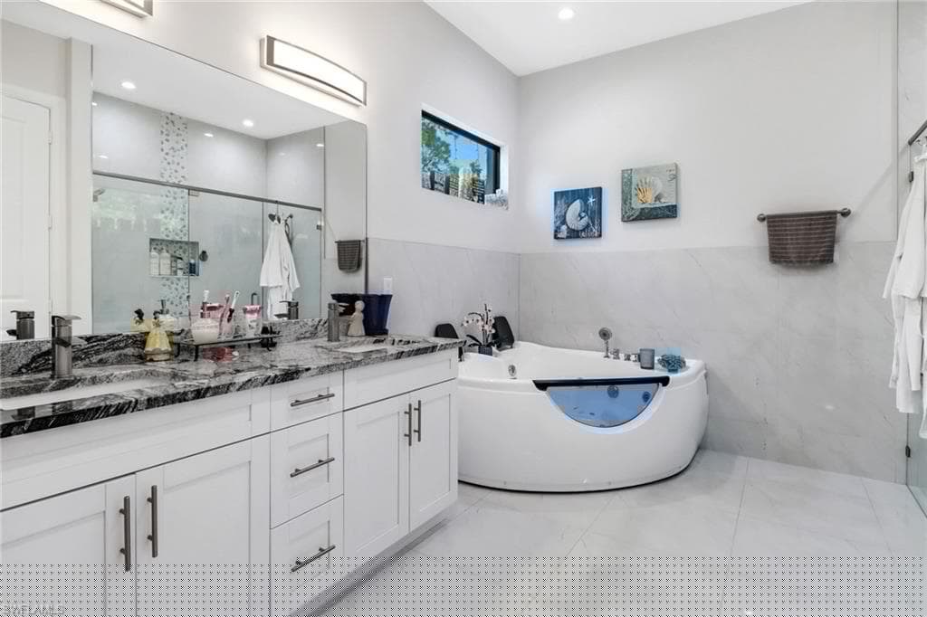 62 35th Ave NE, Naples, FL 34120-13