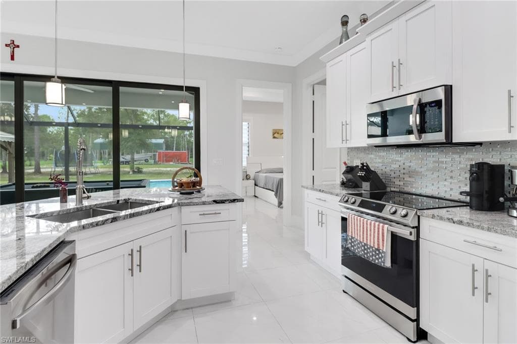 62 35th Ave NE, Naples, FL 34120-29