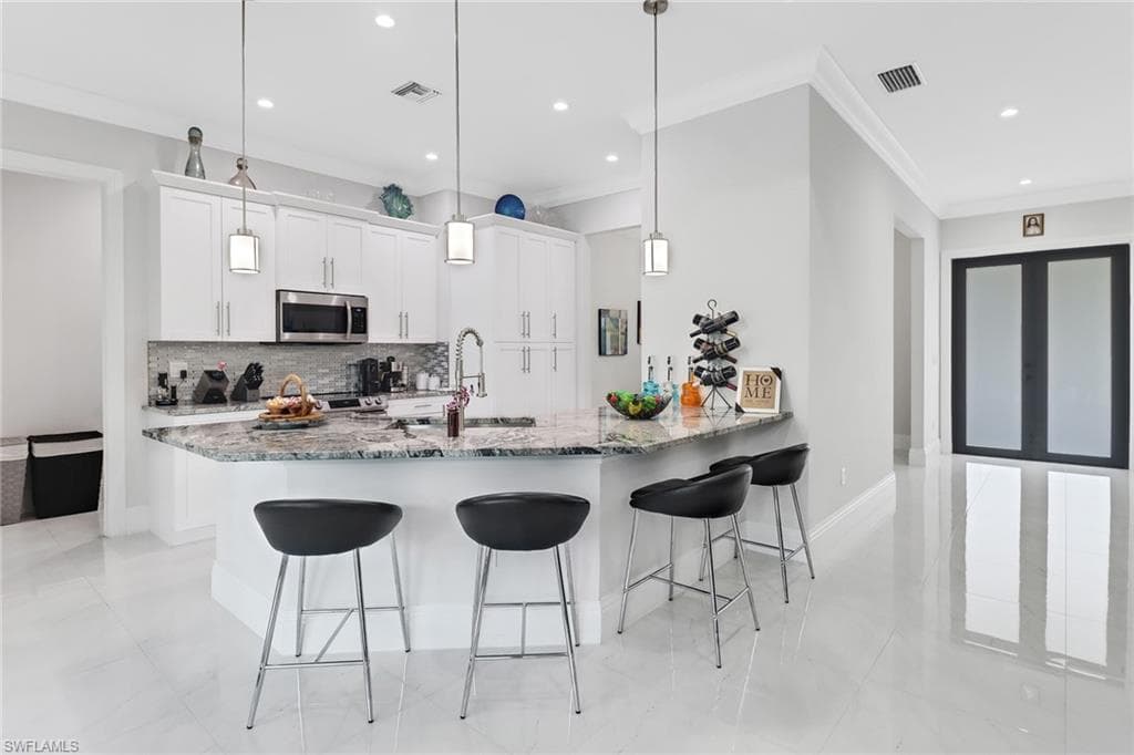 62 35th Ave NE, Naples, FL 34120-32