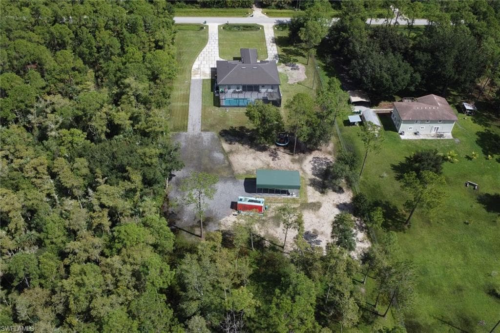 62 35th Ave NE, Naples, FL 34120-5