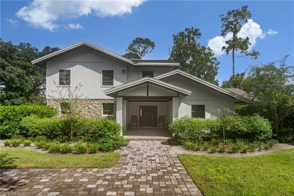 3301 31st Ave SW, Naples, FL 34117-1