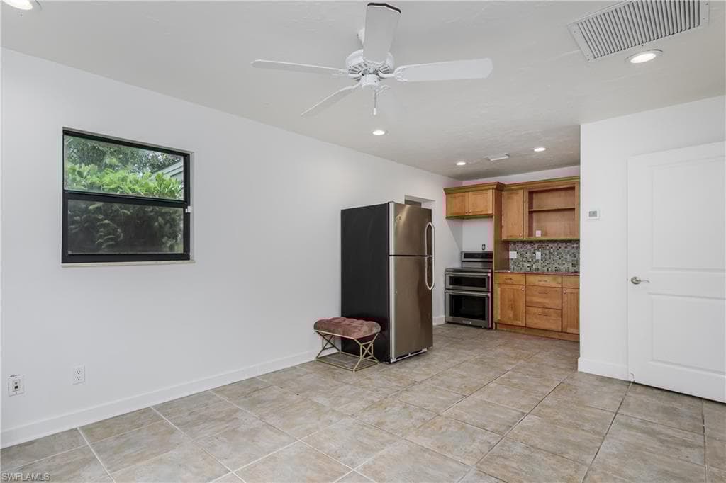 3301 31st Ave SW, Naples, FL 34117-29