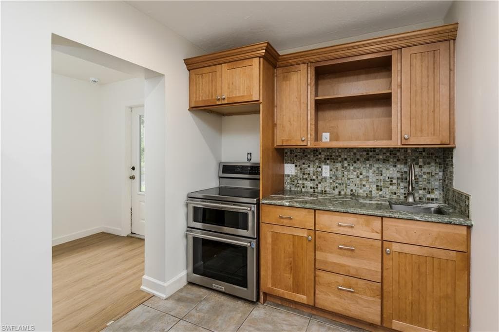 3301 31st Ave SW, Naples, FL 34117-30