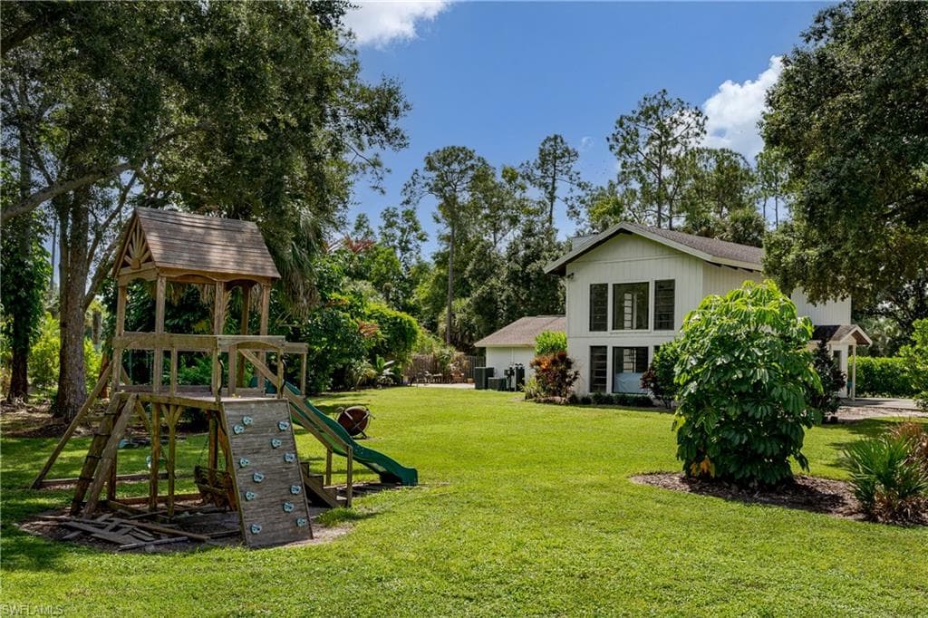 3301 31st Ave SW, Naples, FL 34117-6